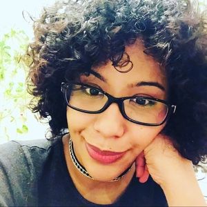 Meet your Posher, Ariela